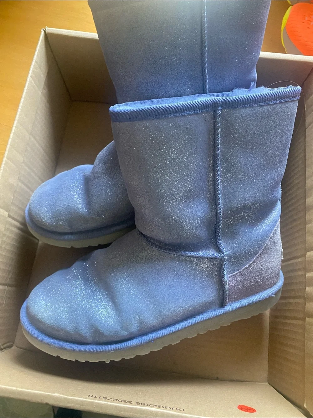 Youth  5 classic sparkley Uggs guc